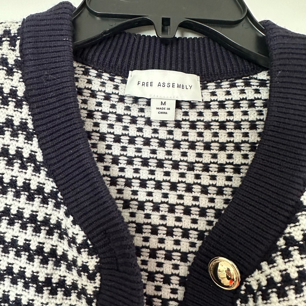 Navy and White Women's Sweater - Picture 4 of 5